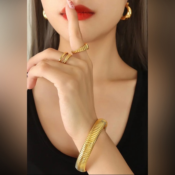 LALA JEWELRY 18k Gold Plated Titanium Steel Bracelet - Picture 1 of 8